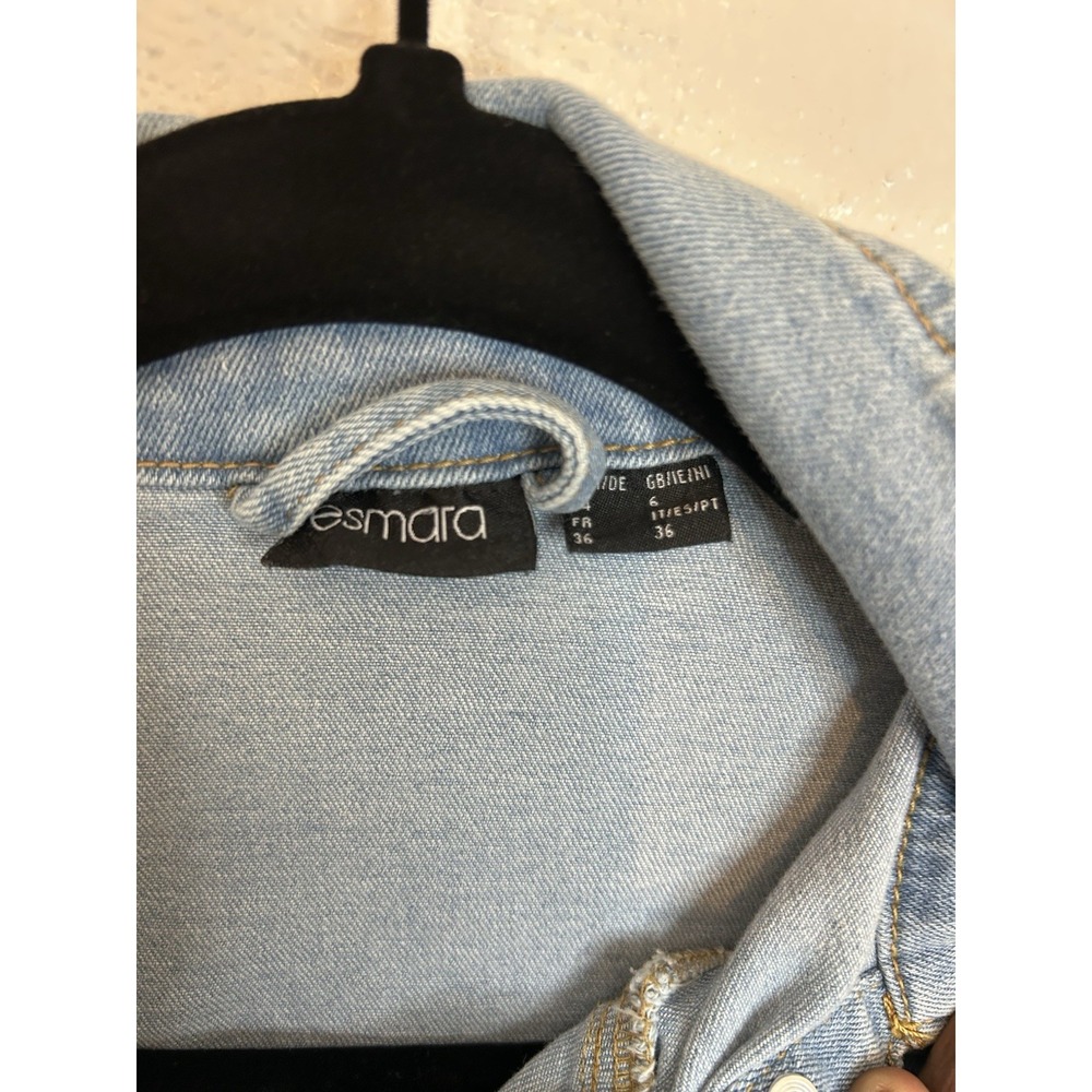 Esmara Women's Light Wash Cropped Denim Jacket Ruffle Hem Size 6 - Picture 3 of 6
